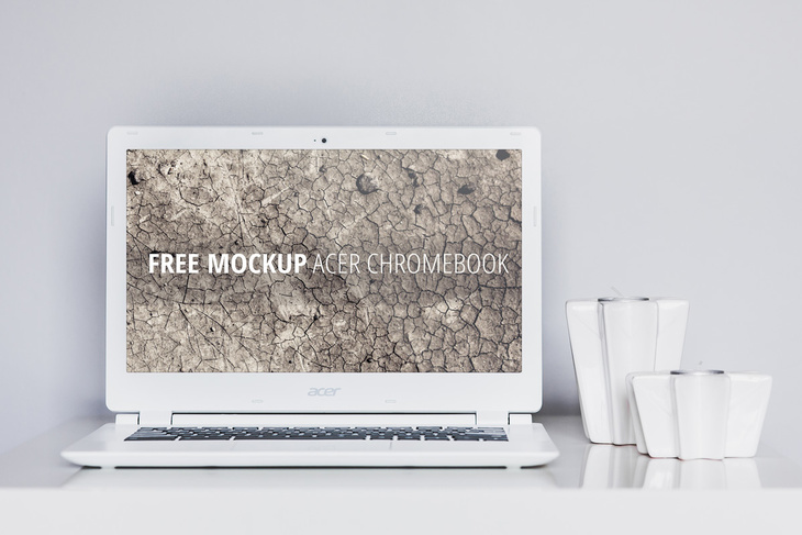 Laptop Mockup Free PSD 